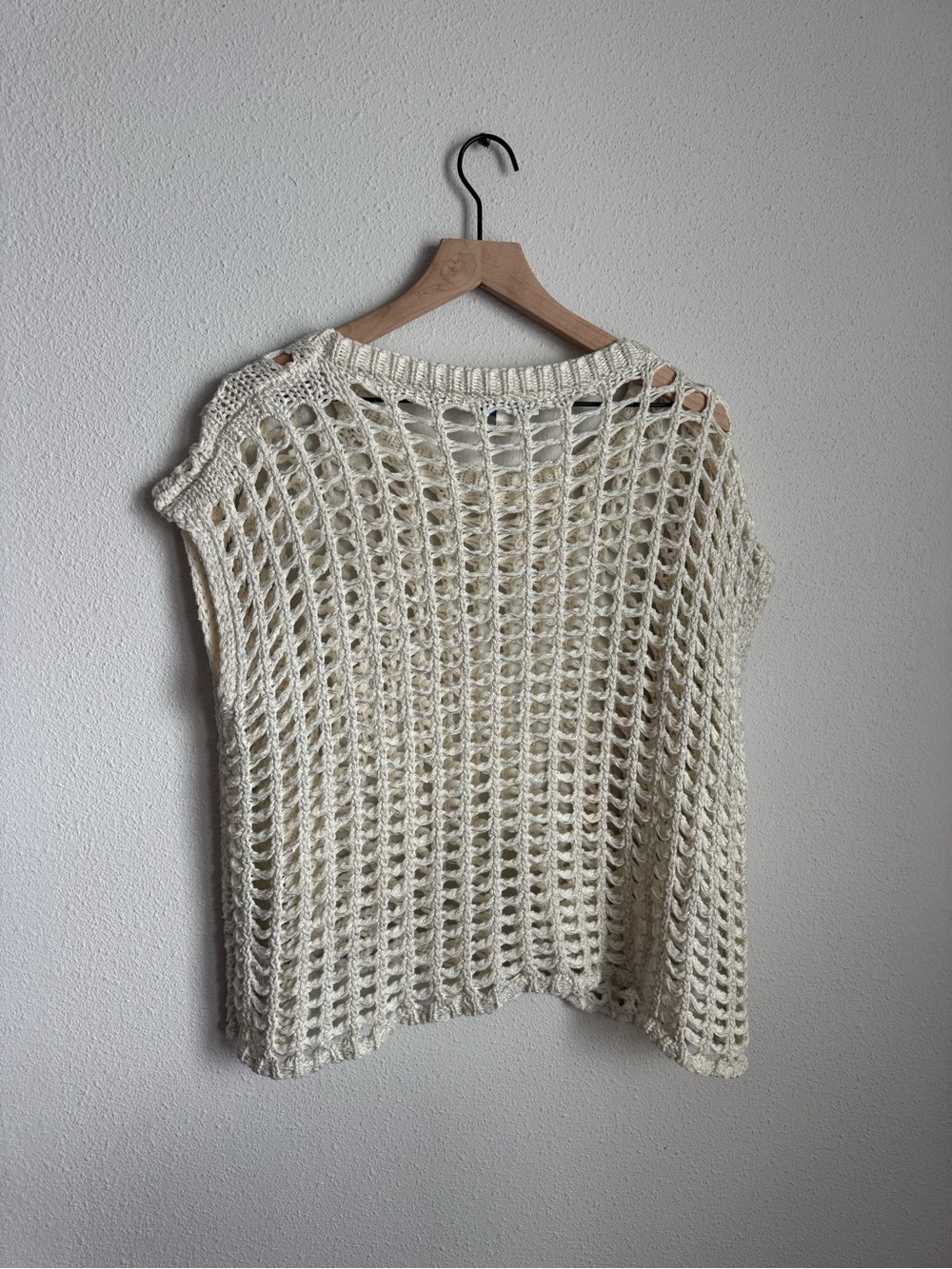 Open Knit Cream Crochet Sleeveless Top - Picture 6 of 6